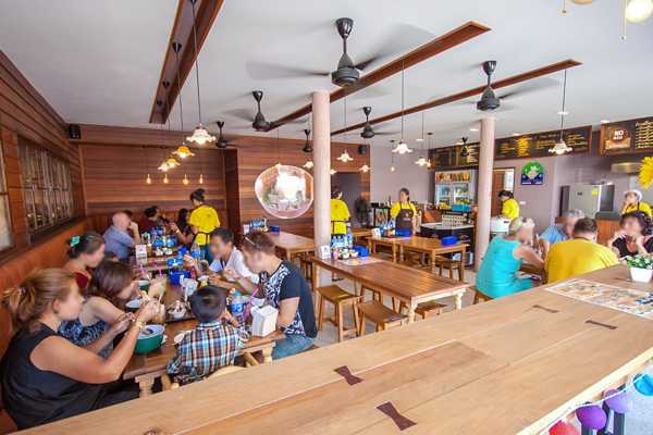 5 Places Where Locals Love to Eat in Koh Samui