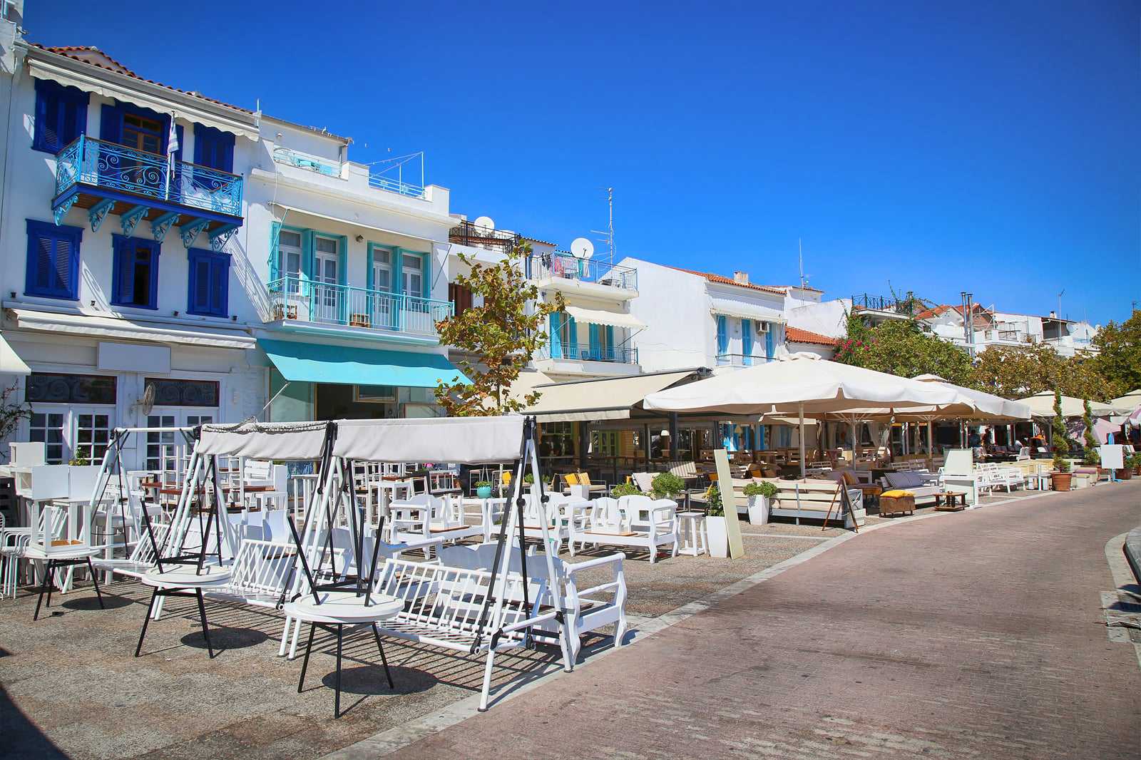 5 Places Where Locals Love to Eat in Skiathos