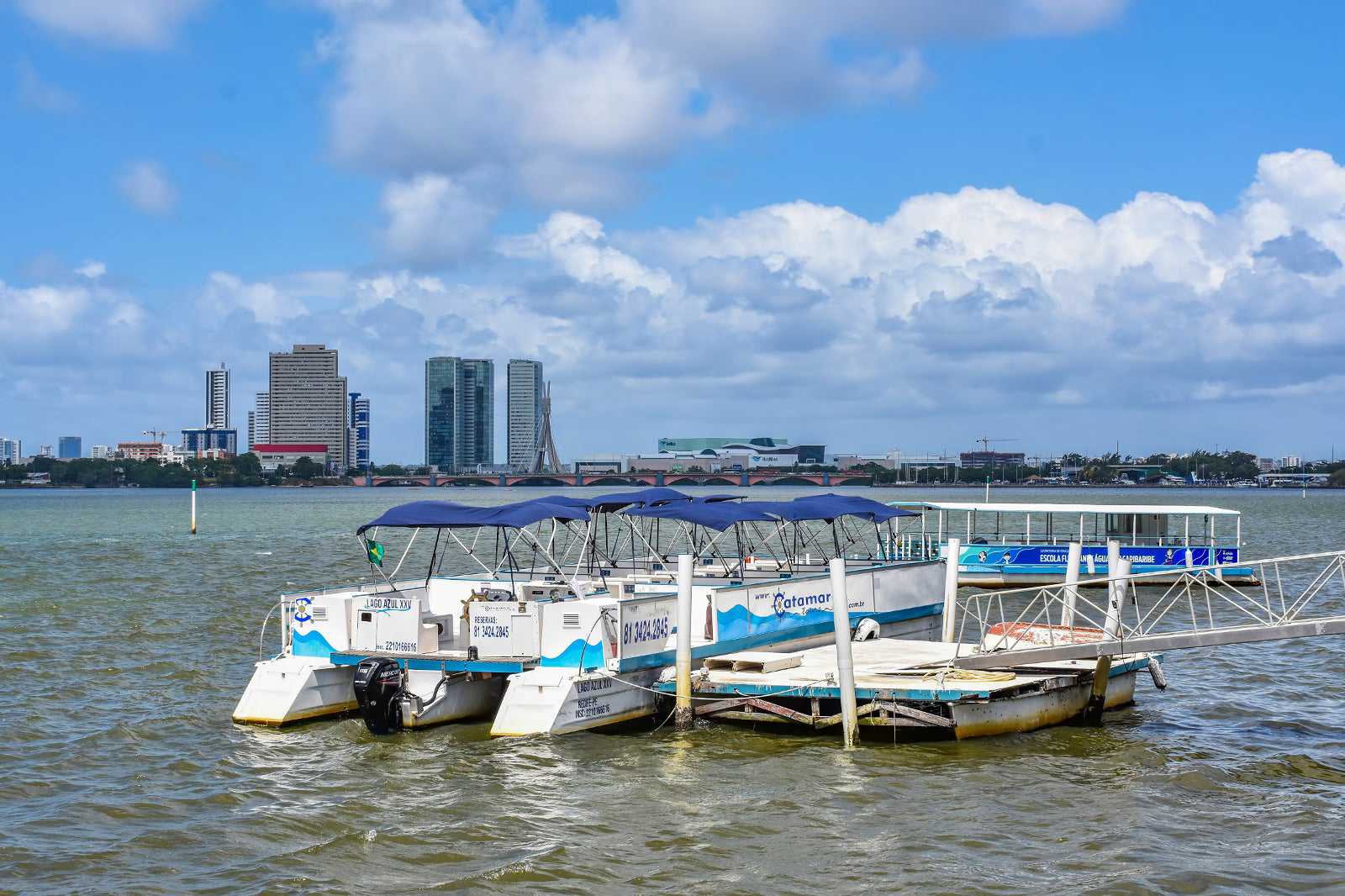 Passeio de catamarã