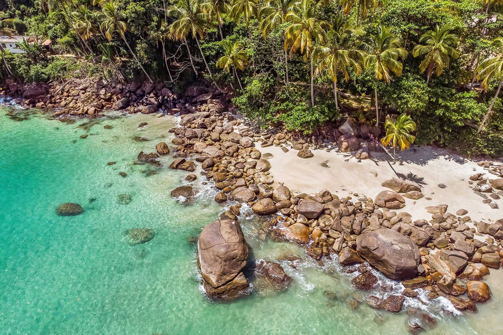 Praia do Aventureiro