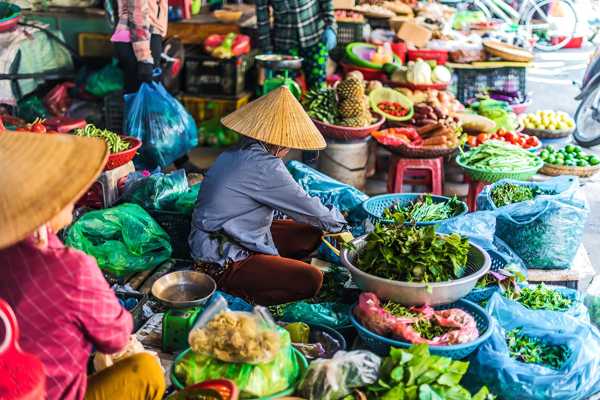 5 Best Local Markets in Hanoi