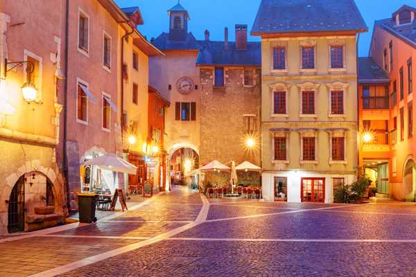9 Best Local Restaurants in Annecy