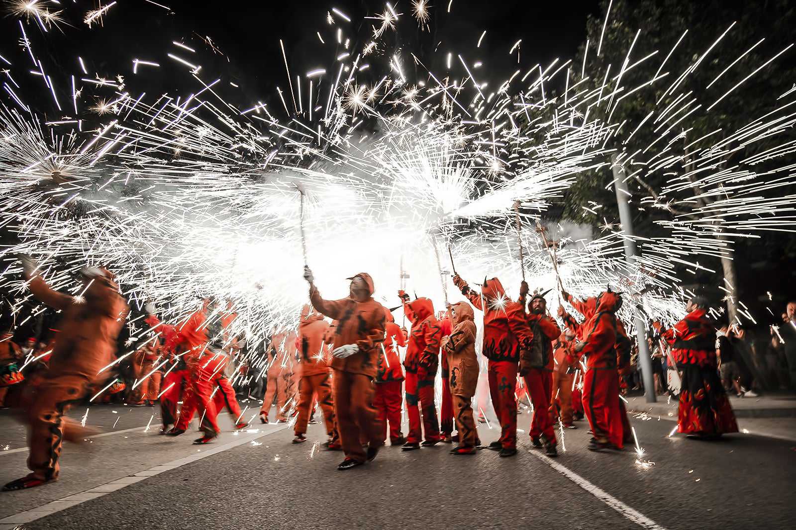 What are the main annual events in Barcelona?