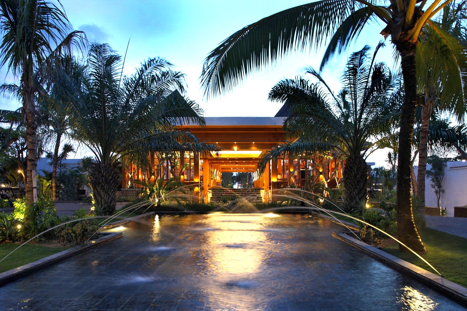 9 Best Restaurants in Seminyak - Where to Eat in Seminyak - Go Guides
