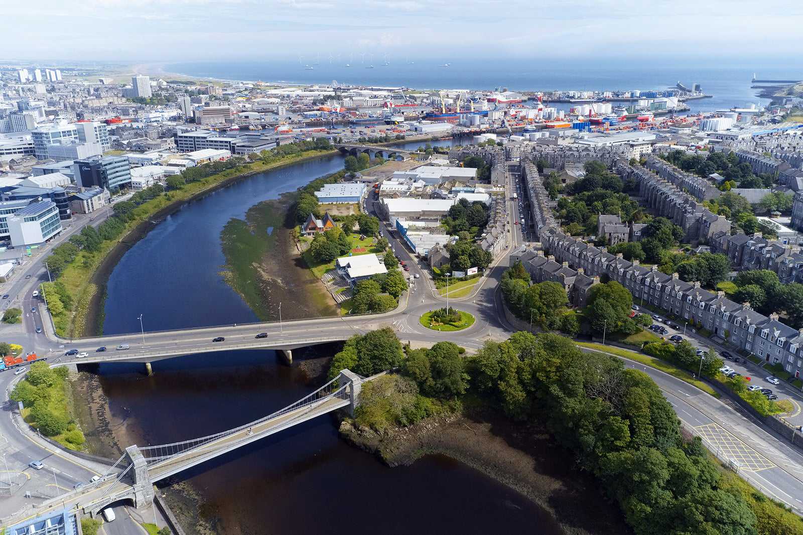 How to get around Aberdeen?
