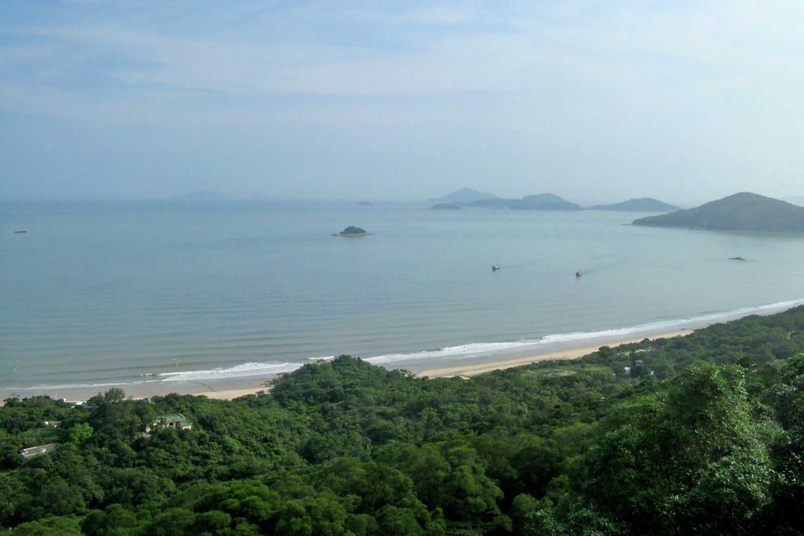 Cheung Sha Beach