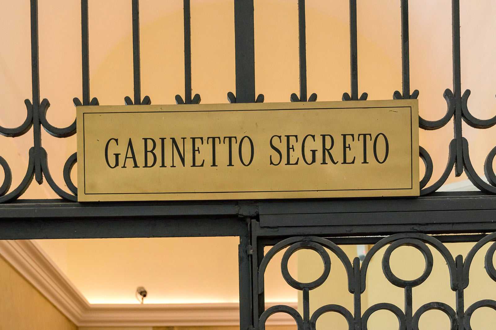 Secret Cabinet (Gabinetto Segreto)