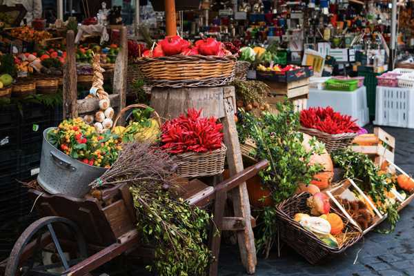 10 Best Markets in Montreal